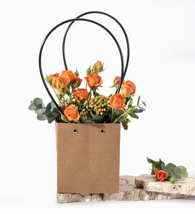 Kraft Çantada Pembe Sarı Kalanchoe & Turuncu Güller